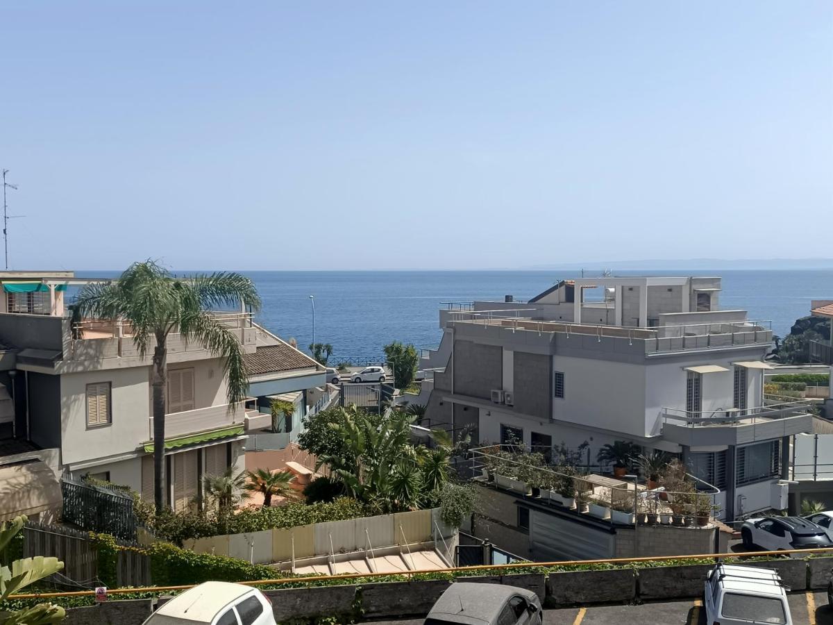 Venusilia Apartment - Free Parking Aci Castello Esterno foto