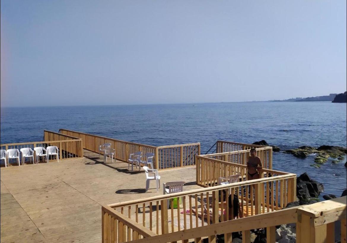 Venusilia Apartment - Free Parking Aci Castello Esterno foto